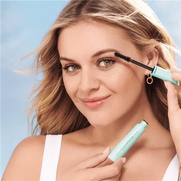 COVERGIRL Lash Blast Cleantopia Mascara, 800 Extreme Black, 0.32 fl oz - Picture 9 of 15